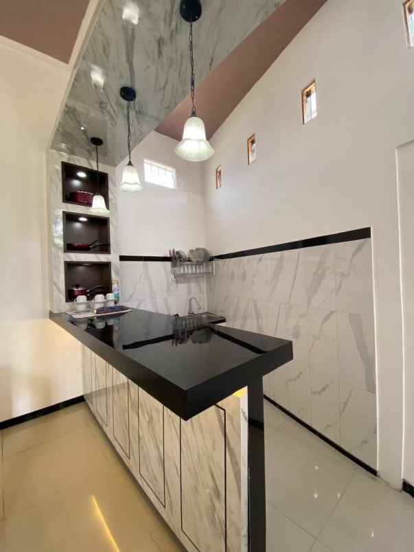 dijual villa sidomulyo sumberejo batu