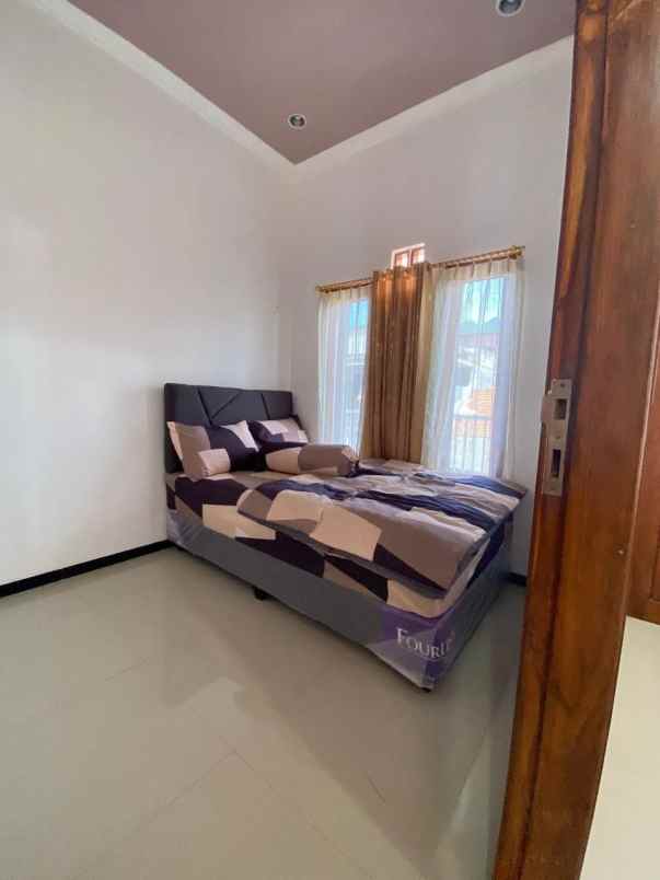 dijual villa sidomulyo sumberejo batu