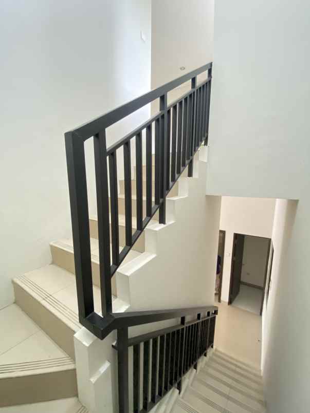 disewakan ruko gudang kantor the savoy jgc