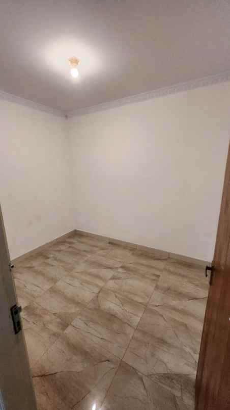 disewakan rumah belakang mall kelapa