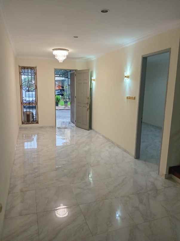 disewakan rumah bukit gading mediterania