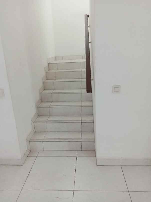 disewakan rumah cluster alamanda jakarta