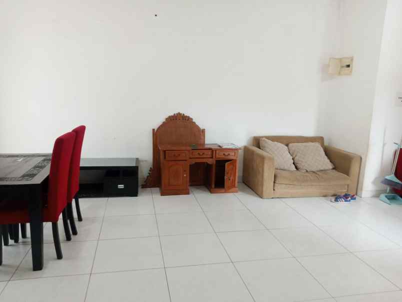 disewakan rumah cluster alamanda jakarta