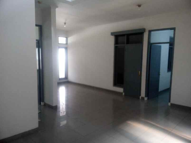 disewakan rumah cluster istana kawaluyaan