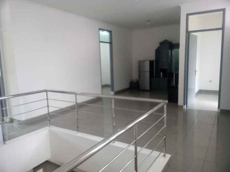 disewakan rumah cluster istana kawaluyaan