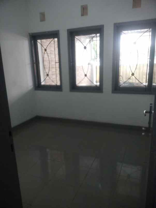 disewakan rumah cluster istana kawaluyaan