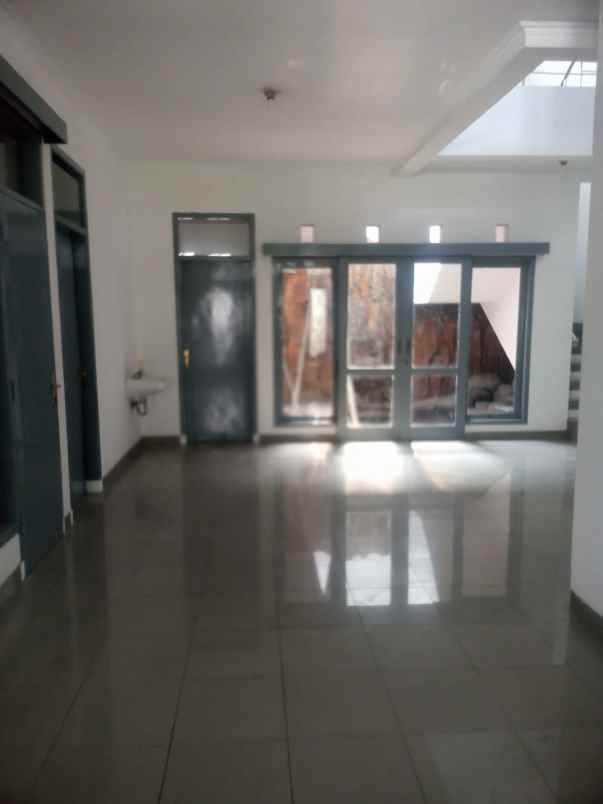 disewakan rumah cluster istana kawaluyaan