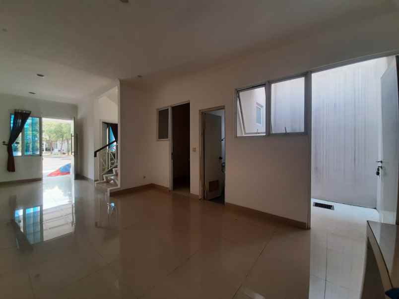 disewakan rumah cluster la seine jakarta
