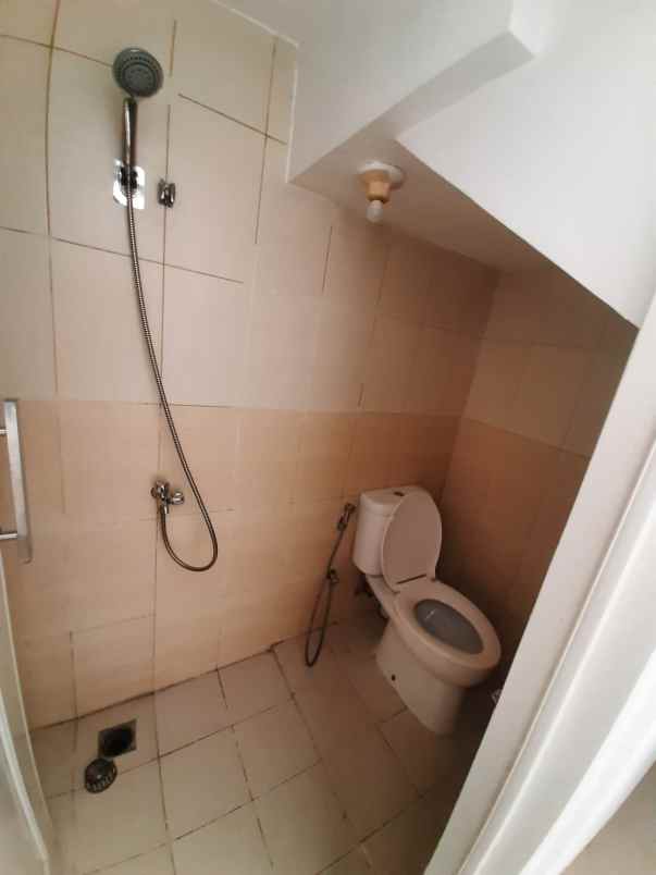 disewakan rumah cluster la seine jakarta