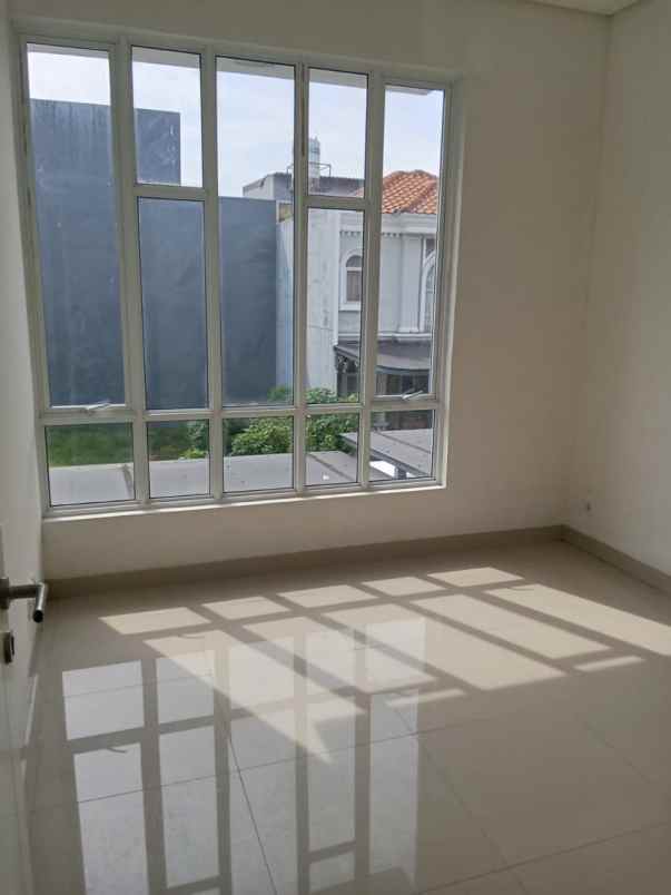 disewakan rumah cluster la seine jgc