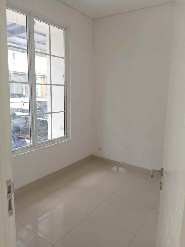 disewakan rumah cluster la seine jgc