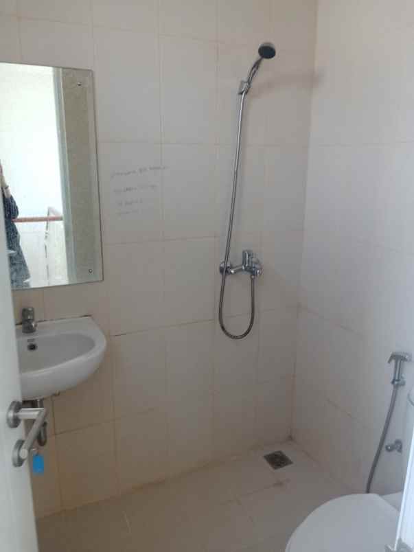 disewakan rumah cluster la seine jgc