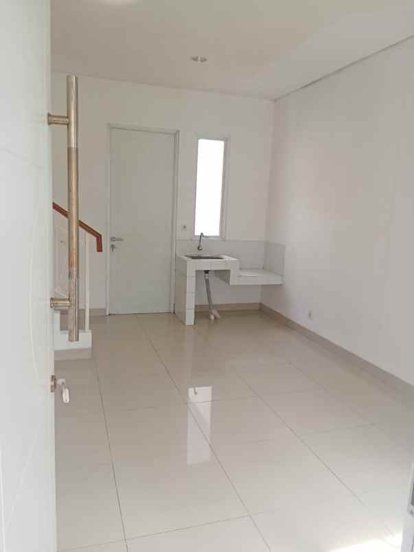 disewakan rumah cluster la seine jgc