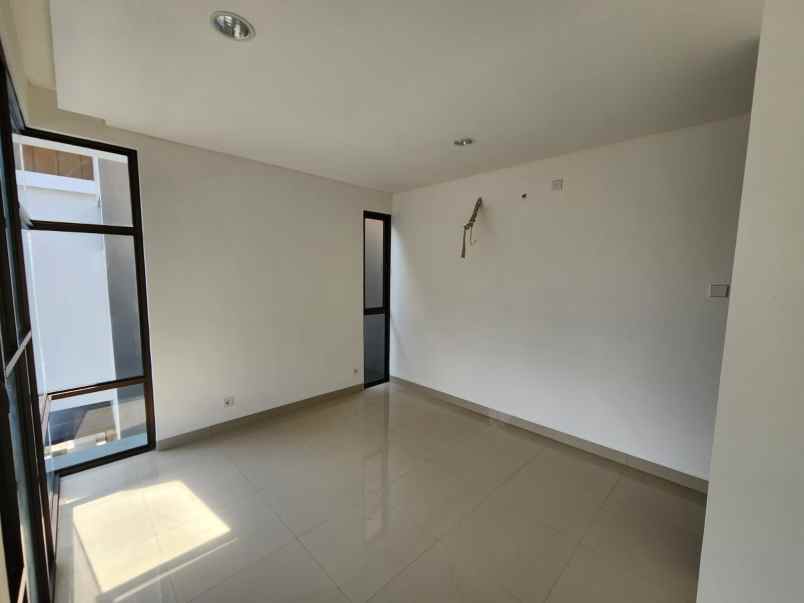 disewakan rumah cluster mahakam jgc
