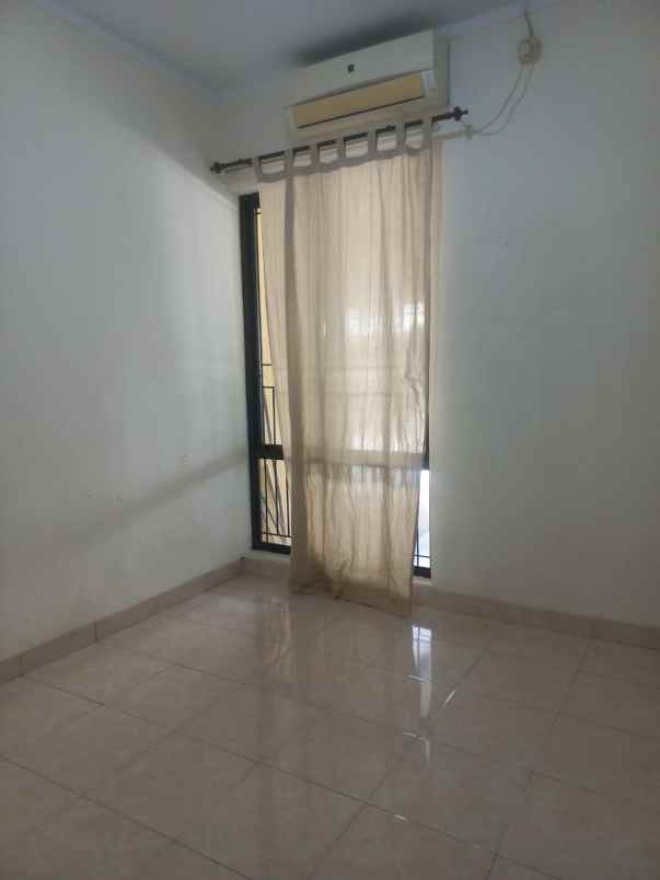disewakan rumah graha raya bintaro