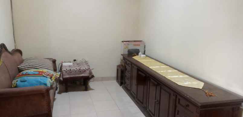 disewakan rumah jl pondok kelapa duren