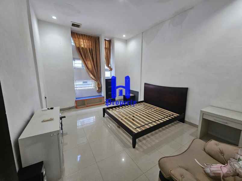 disewakan rumah komplek krakatau anggrek