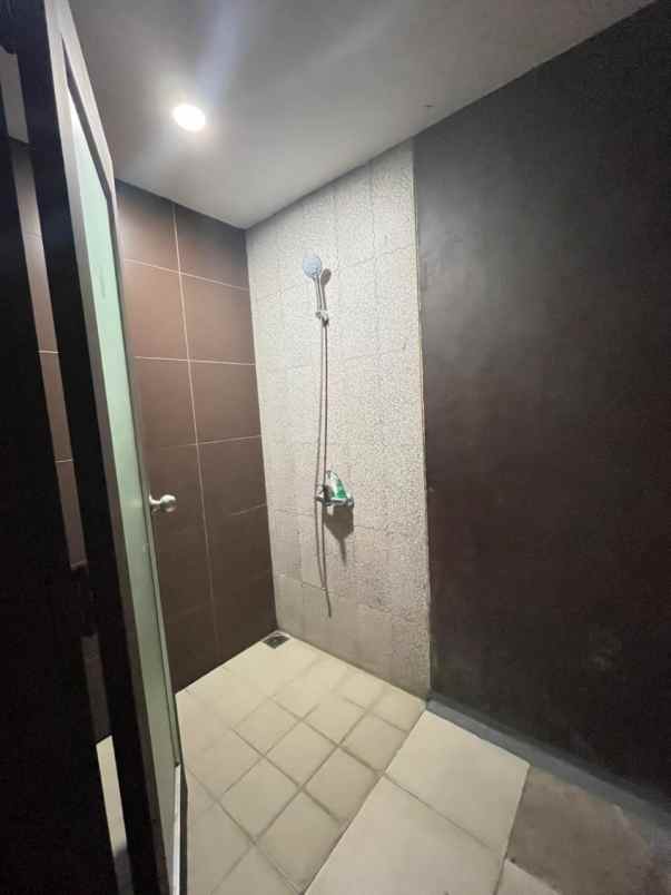 disewakan rumah komplek setrasari