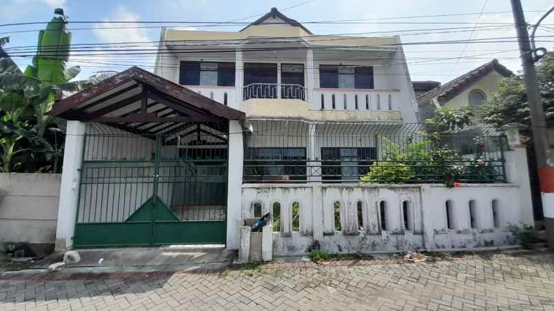 Rumah Luas Pradah Permai Surabaya Strategis Dekat Pusat Perbelanjaan