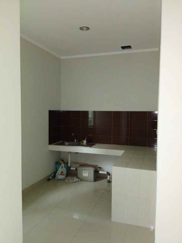 disewakan rumah summarecon bekasi cluster