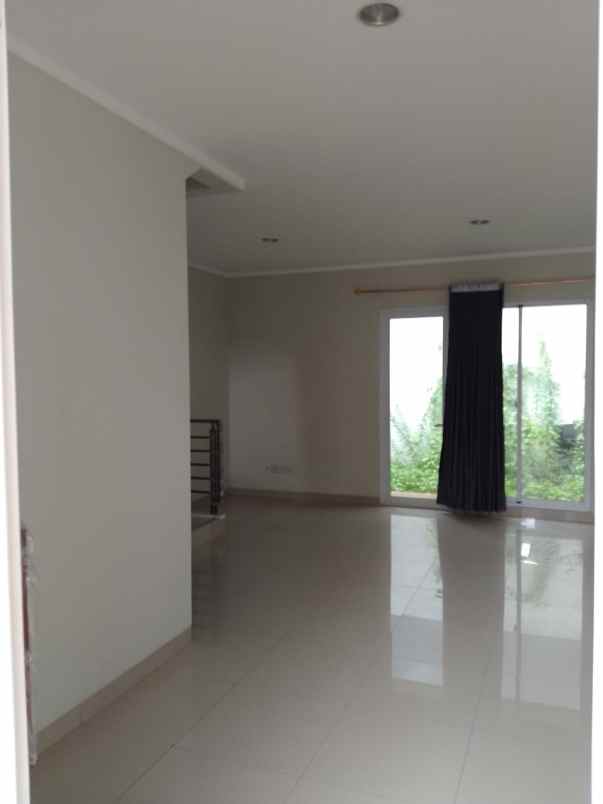 disewakan rumah summarecon bekasi cluster
