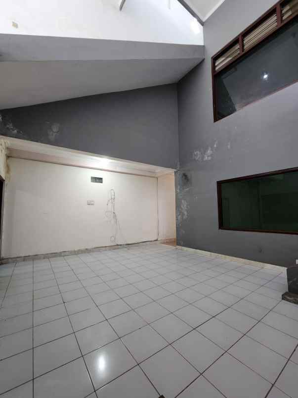 disewakan untuk usaha ruko raya nginden