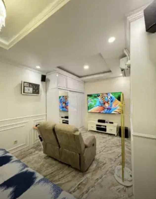 jual rumah bagus di komplek perumkar dki jakarta timur