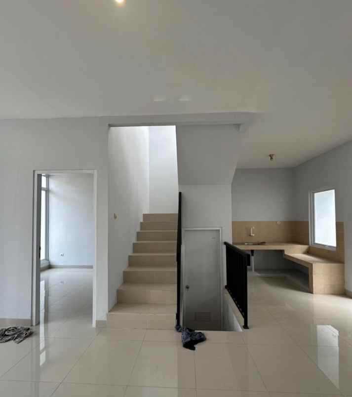 jual rumah royal palm cengkareng