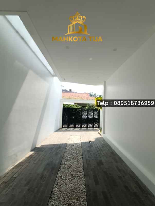 kemang brand new house siap huni dengan rooftop