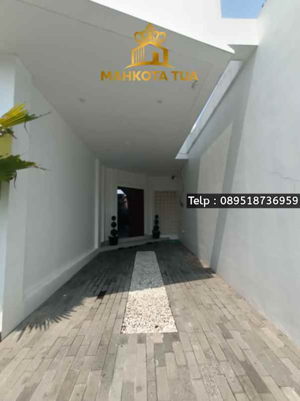 kemang brand new house siap huni dengan rooftop