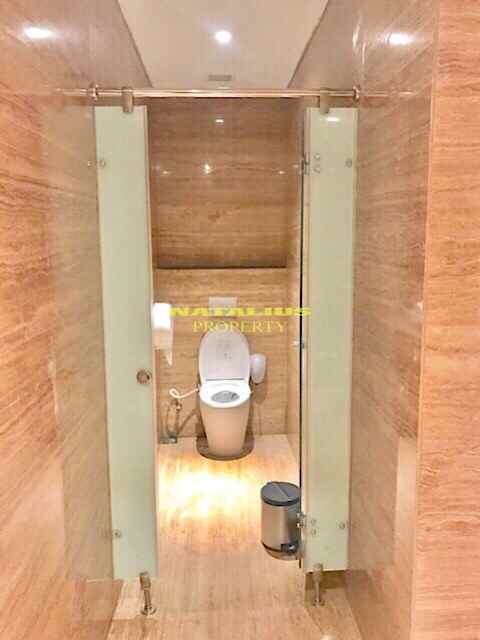 komersial mega kuningan