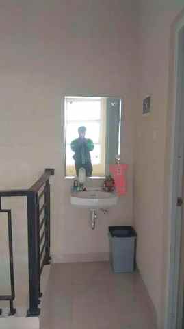 metland transyogi 1 lantai mariah imran