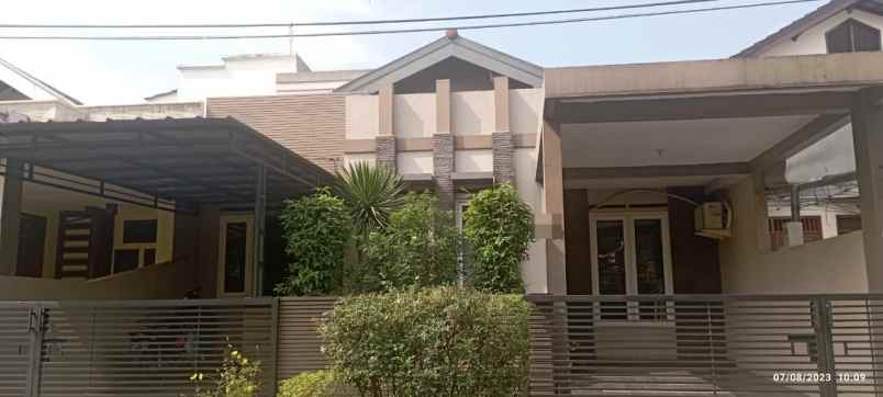 opsi terbaik di bintaro sektor 5 rumah rapi furnished