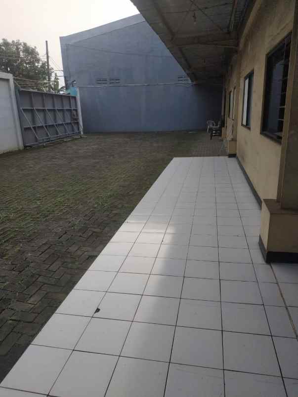 pabrik ex kitchen carl s junior