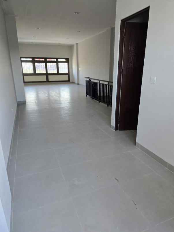 rukan 3 lantai grand shanghai pik 2