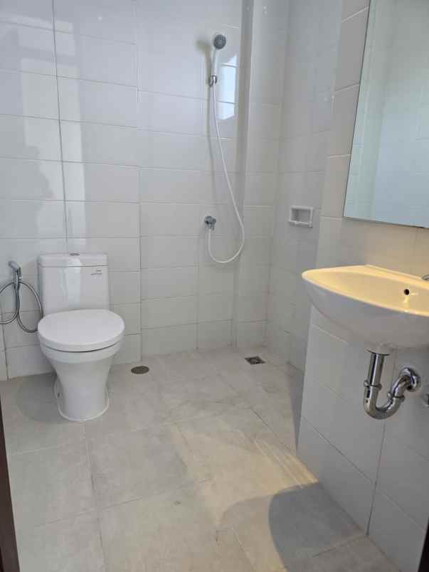 rukan 3 lantai grand shanghai pik 2