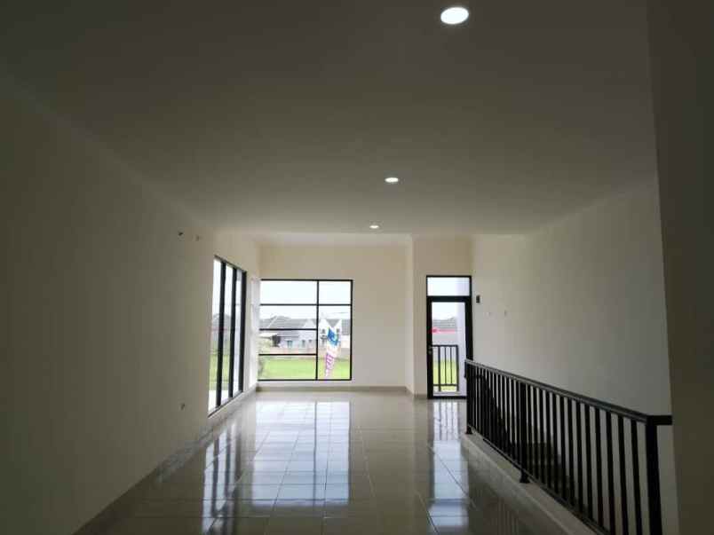 ruko 2 lantai paling strategis di pinggir jalan raya