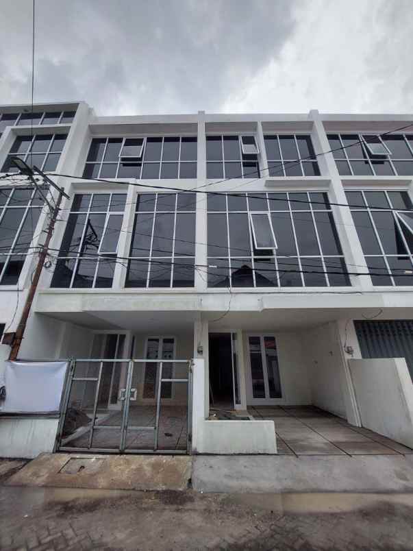 ruko bangunan baru gres di ploso baru row 2 mobil