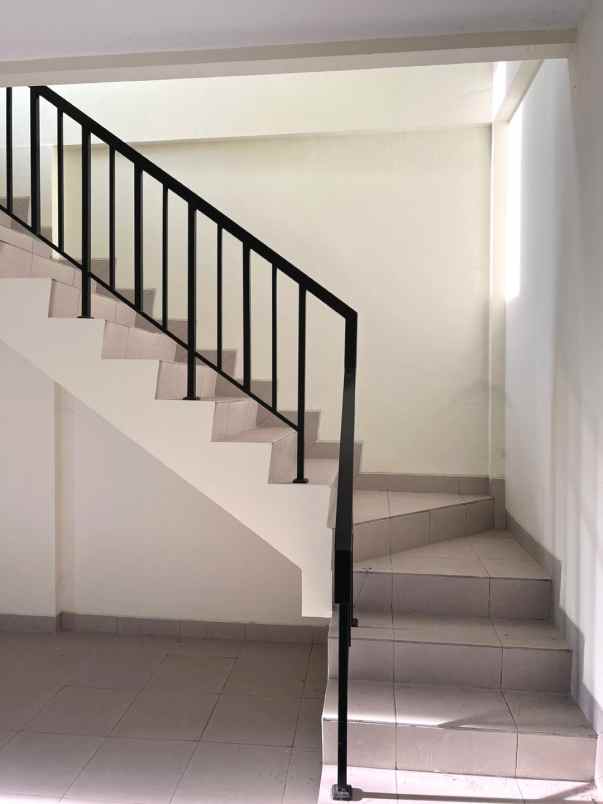 ruko gudang kantor ruko descada perumahan