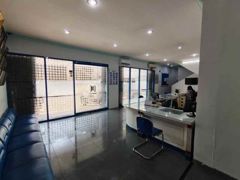 ruko manyar megah indah 2 ruko jejer sudah renovasi