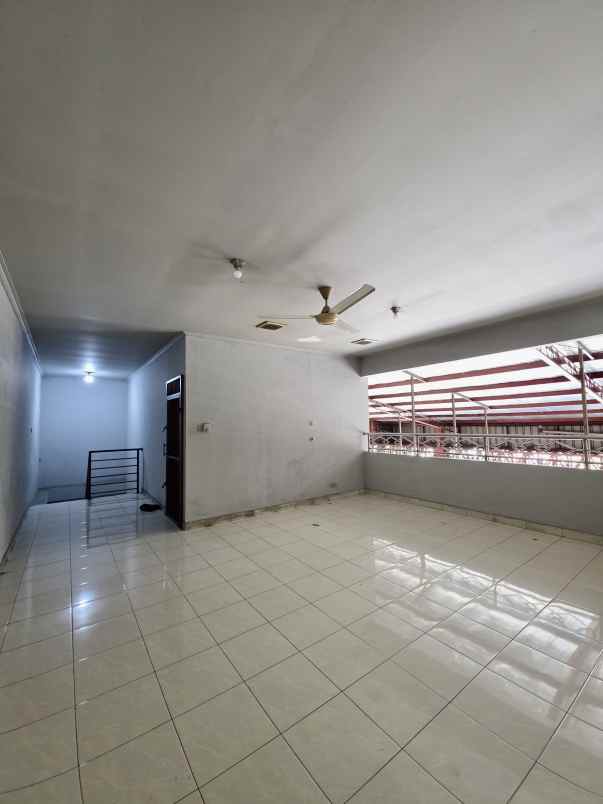 ruko showroom pinggir jalan di sultan agung bekasi