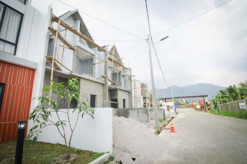 rumah 1 lantai model masa kini di bandung timur