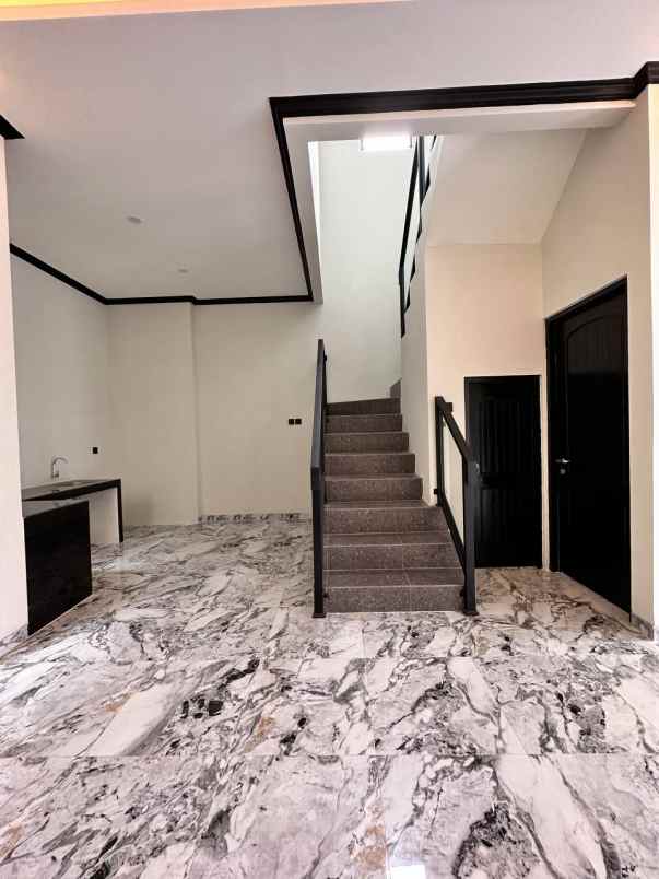 rumah 2 5lt di cinere bu harga di bawah pasaran