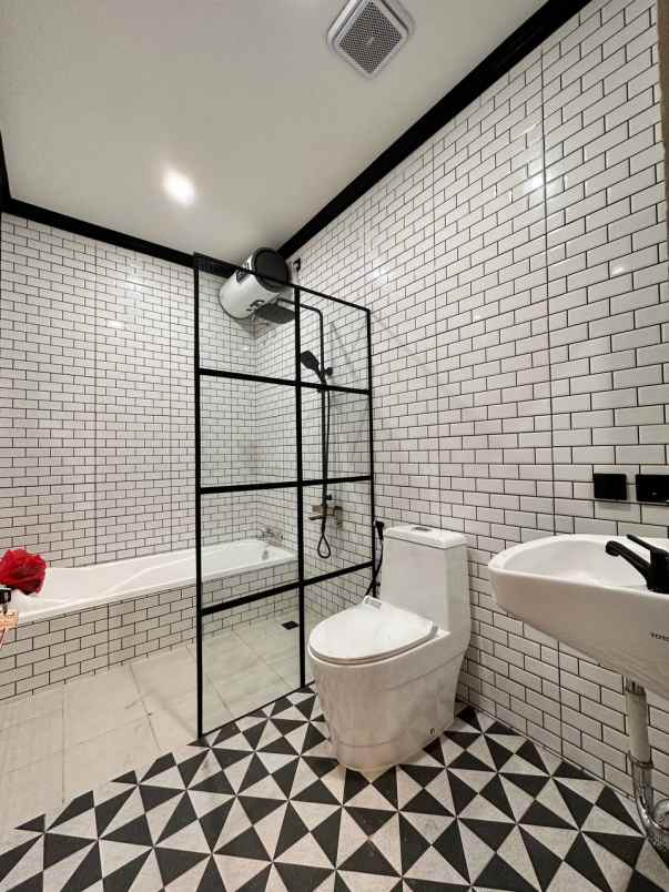 rumah 2 5lt di cinere bu harga di bawah pasaran