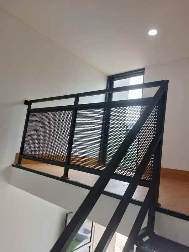 rumah 2 kamar dengan mezanin di cipayung depok