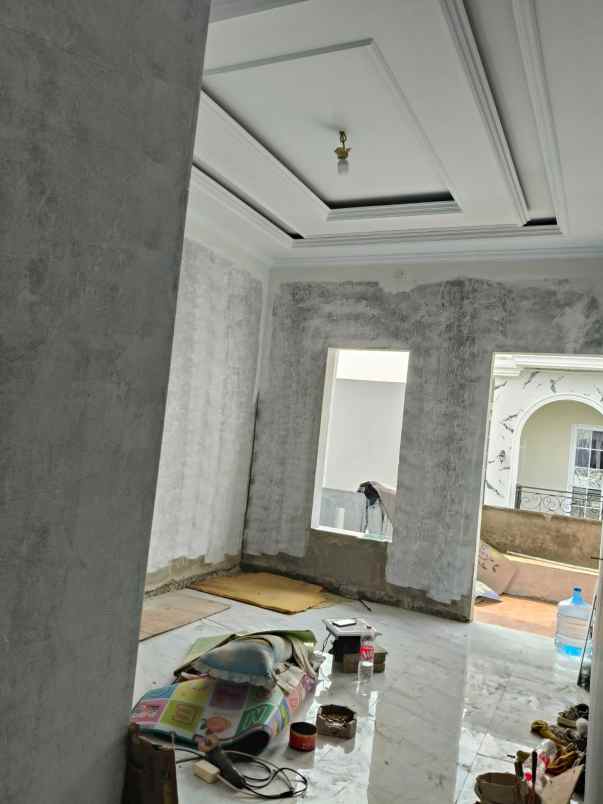 rumah 2 lantai ada pool di tanah baru depok