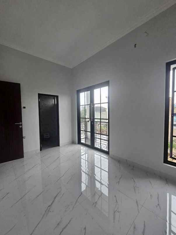 rumah 2 lantai cimanggis depok 900 jutaan