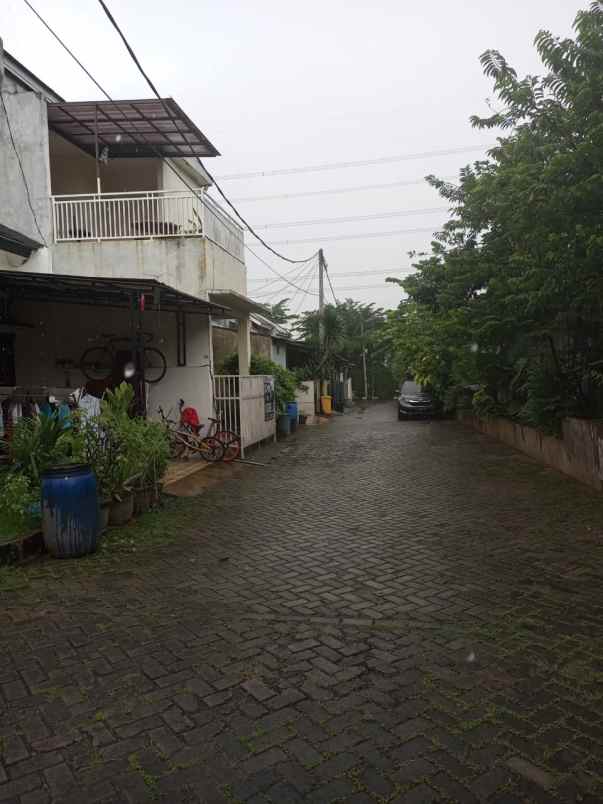 rumah 2 lantai dekat upj bintaro ciputat tangsel