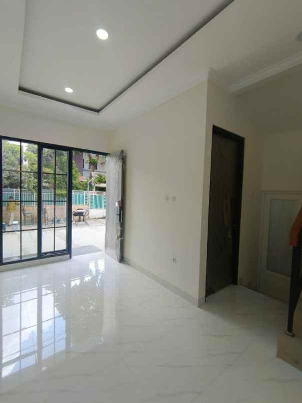rumah 2 lantai jagakarsa jakarta selatan
