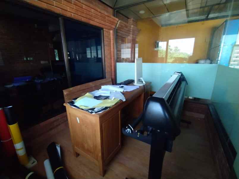 rumah 5 kamar 4 kamar mandi strategis di sleman